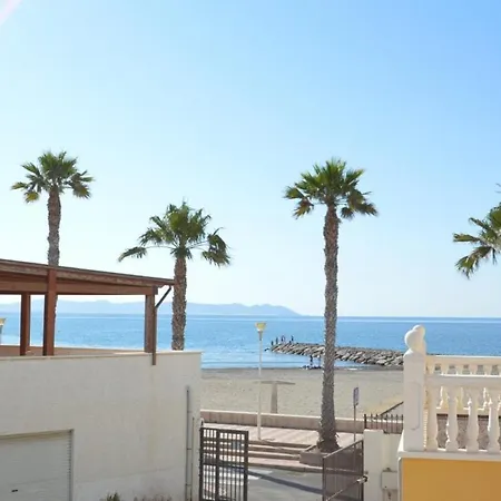 Preciosa Casa En Frente Del Oceano Almeria